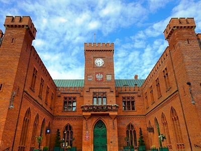 Neogotycki ratusz i muzeum